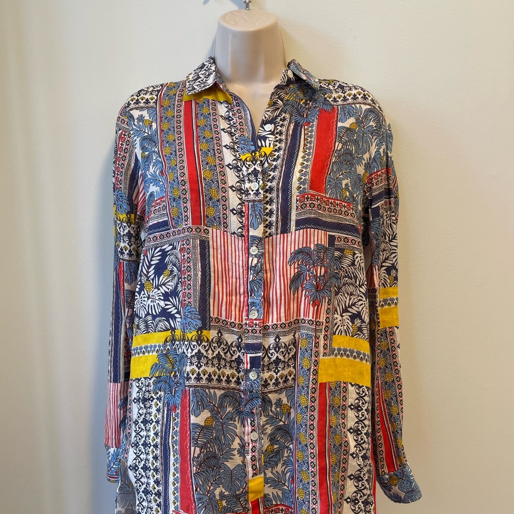 J. McLaughlin Artistic Red and Blue Blouse